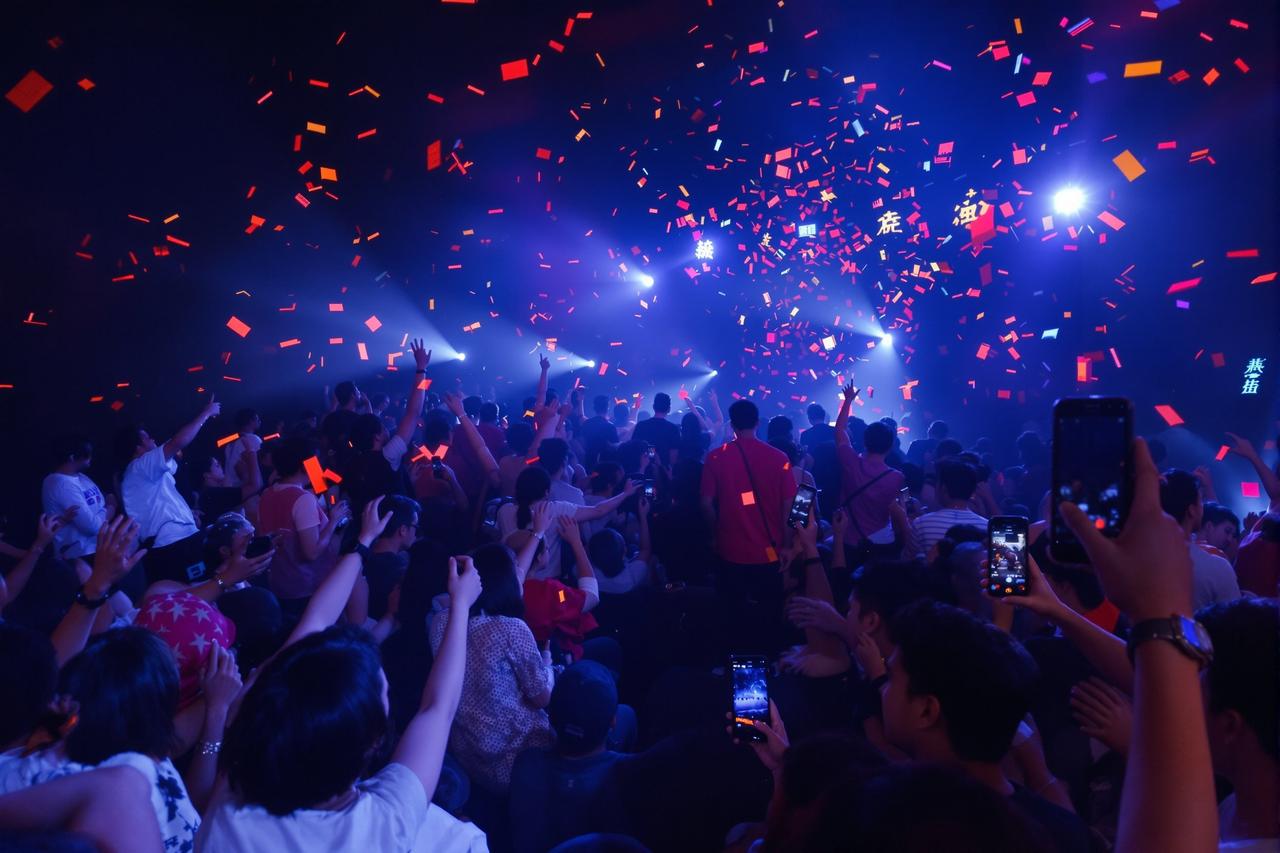 《星河漫漫》全球票房突破30亿，创四虎视频历史新高