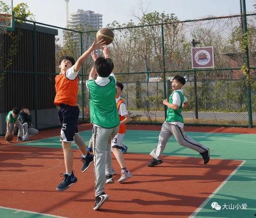 打篮球吃瓜群众,吃瓜群众的热议瞬间