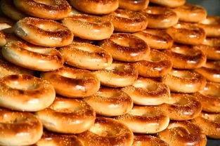 吃新疆瓜和馕,舌尖上的西域风情