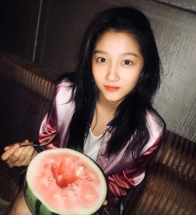 网友现场吃瓜图片