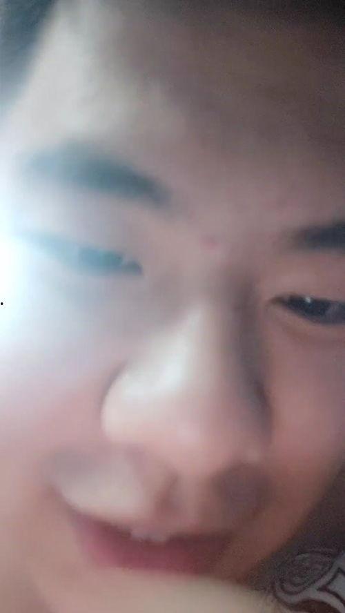 忧郁的吃瓜大叔,揭秘网络时代的独特现象