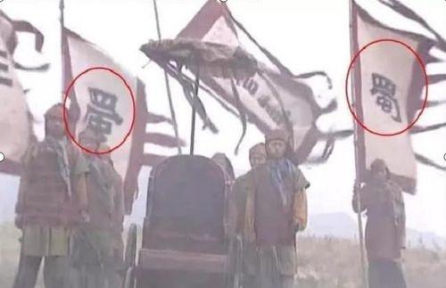 吃瓜看路人吵架,围观路人争吵的趣味瞬间