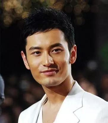 黄晓明直播吃瓜