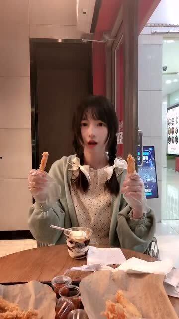 吃瓜学妹萌兰,揭秘校园里的趣味生活