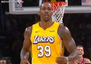 詹姆斯隔扣吃瓜