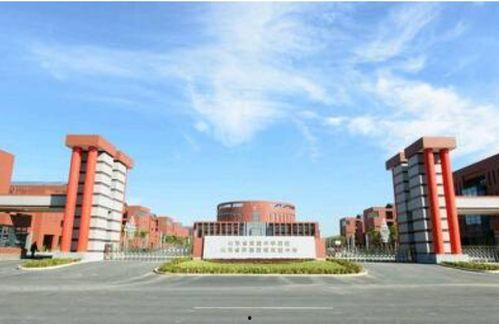 池州学院有瓜吃,瓜果飘香，学子共享校园美好时光