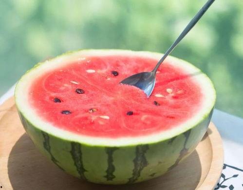 超长西瓜特效吃瓜,揭秘夏日消暑新潮流