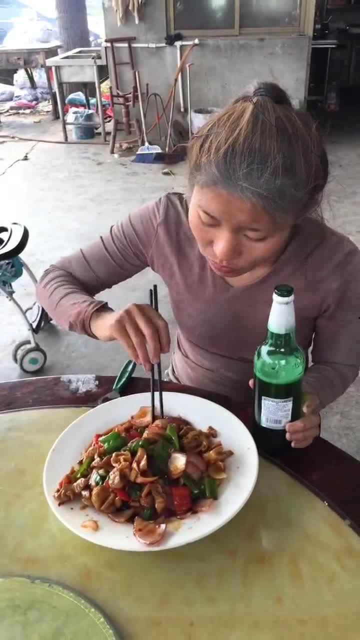 啤酒妹吃瓜,揭秘娱乐圈背后的故事