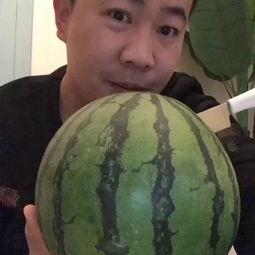 小孩吃麒麟瓜视频