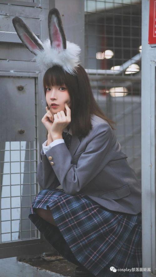 jk女孩吃瓜,揭秘校园里的那些秘密