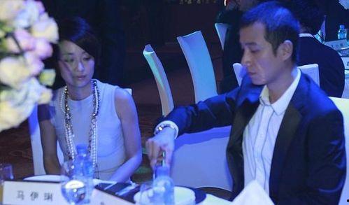 明星吃瓜文案情侣,甜蜜互动引网友热议