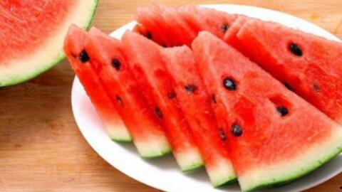 瓜哥吃瓜送礼物视频大全,视频大全带你领略欢乐时光