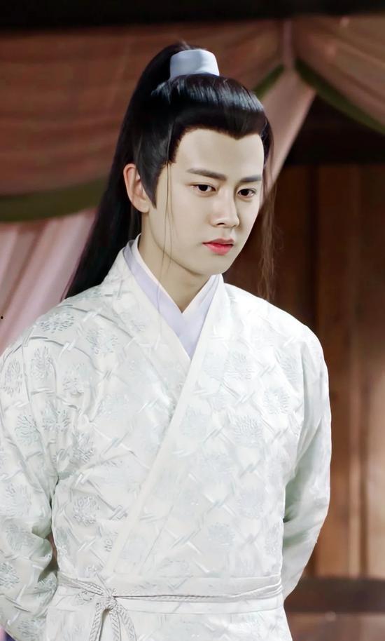 古装美男吃瓜,宫廷风云下的俊秀佳话